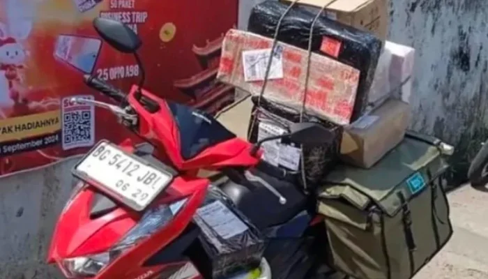 Kurir Dibegal Saat Antar Paket, Malah Dapat Berkah Sepeda Motor Baru