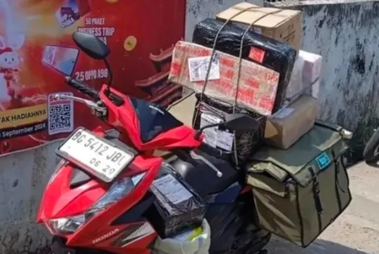 Kurir Dibegal Saat Antar Paket, Malah Dapat Berkah Sepeda Motor Baru