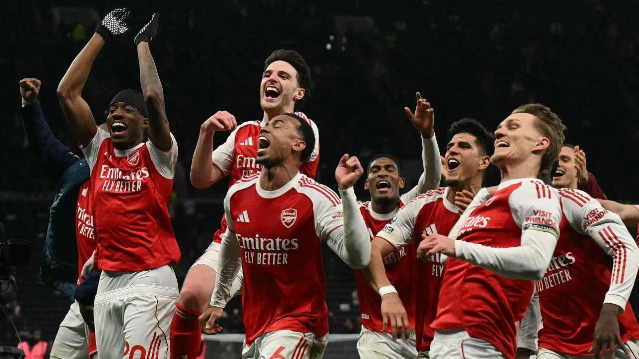 Liga Inggris: Arsenal Juara Setelah 22 Tahun, Tottenham di Ambang Degradasi