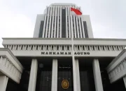 Mahkamah Agung dan Pengadilan: Dua Kasus Penting yang Membuat Heboh