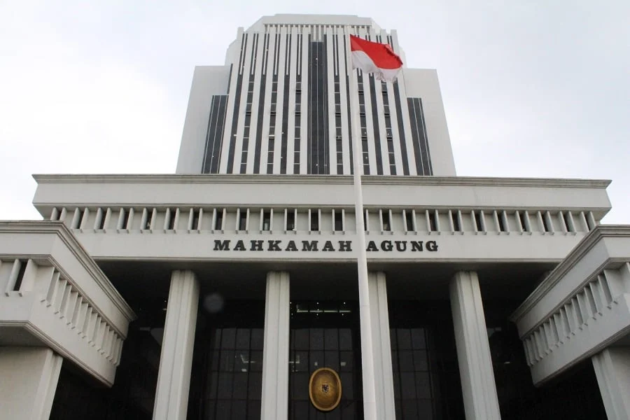 Mahkamah Agung dan Pengadilan: Dua Kasus Penting yang Membuat Heboh