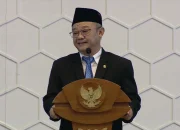 Menteri Tolak Penutupan Prodi Tak Relevan: Solusi Pembaruan Kurikulum dan Kolaborasi Industri