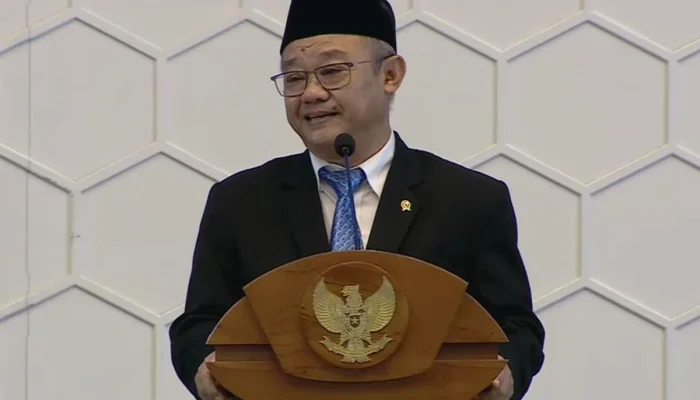 Menteri Tolak Penutupan Prodi Tak Relevan: Solusi Pembaruan Kurikulum dan Kolaborasi Industri