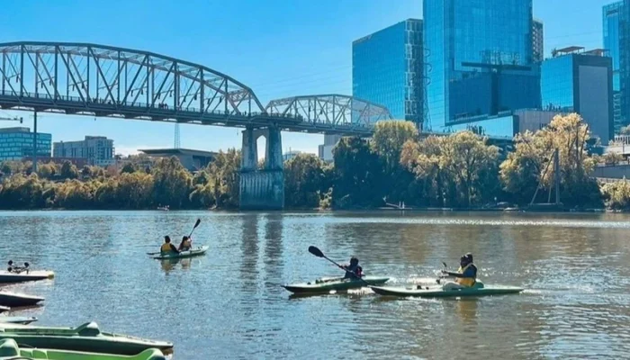 Nashville dan New York City: Dua Kota yang Berbeda dalam Olahraga dan Musik
