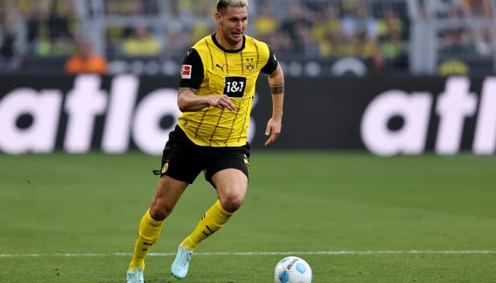 Niklas Sule: Dari Striker Muda hingga Bek Bertahan Borussia Dortmund