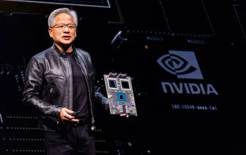 Nvidia CEO Jensen Huang Coba Zhajiangmian dan Douzhi'er di Beijing