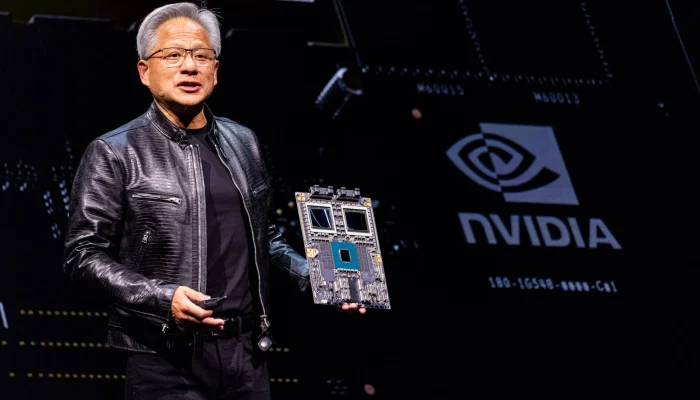 Nvidia CEO Jensen Huang Coba Zhajiangmian dan Douzhi’er di Beijing