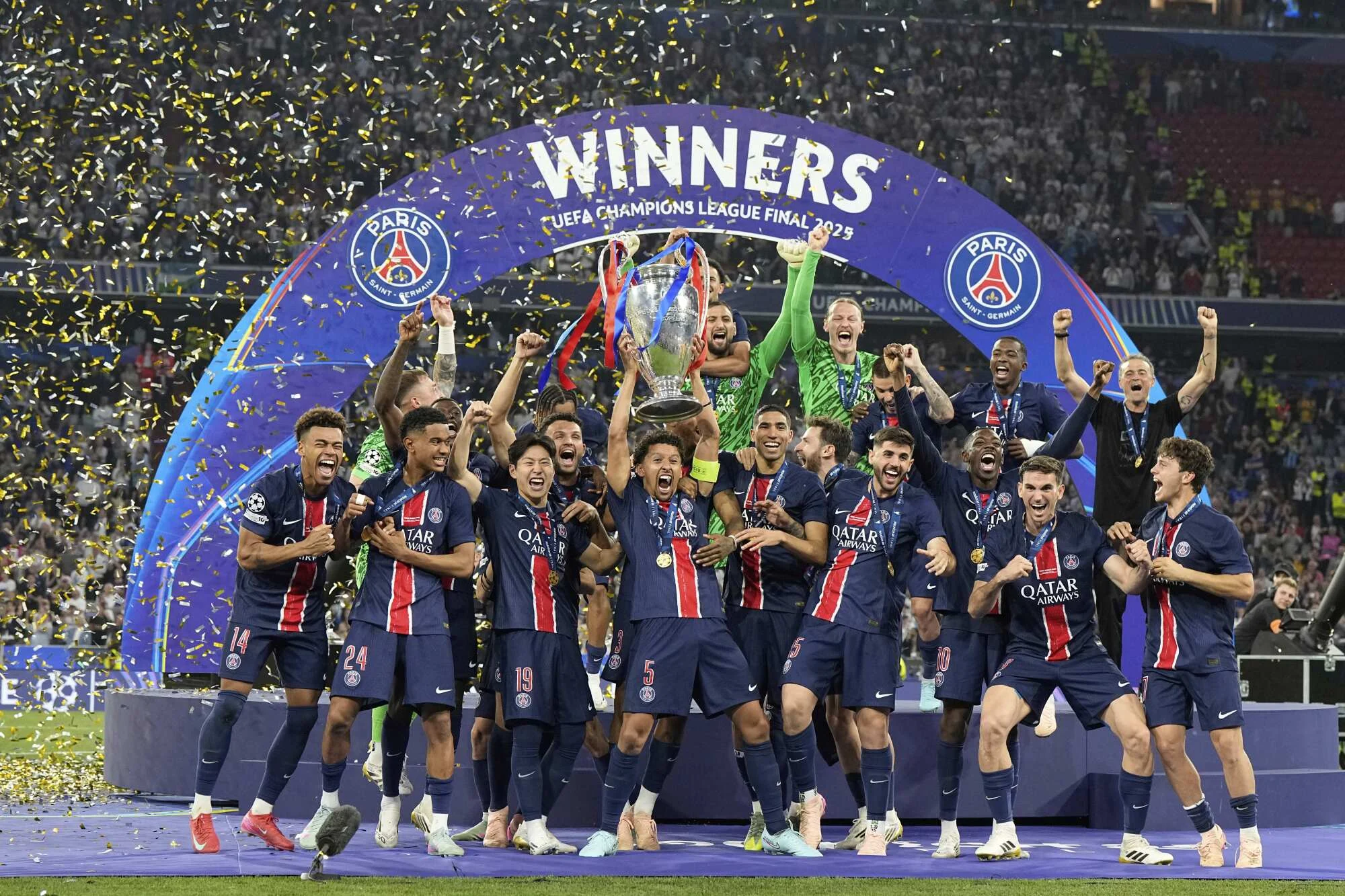 Paris Saint-Germain Menang di Final Champions League, Ribuan Pendukung Bentrok dengan Polisi