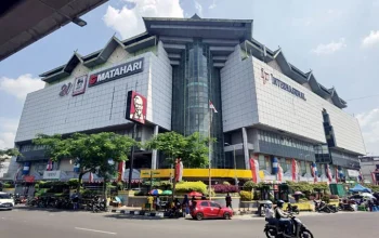 Pedagang Menghadapi Tantangan Baru: Dari Penutupan IP Mall Palembang Hingga Kebijakan Standardisasi Kemasan Rokok