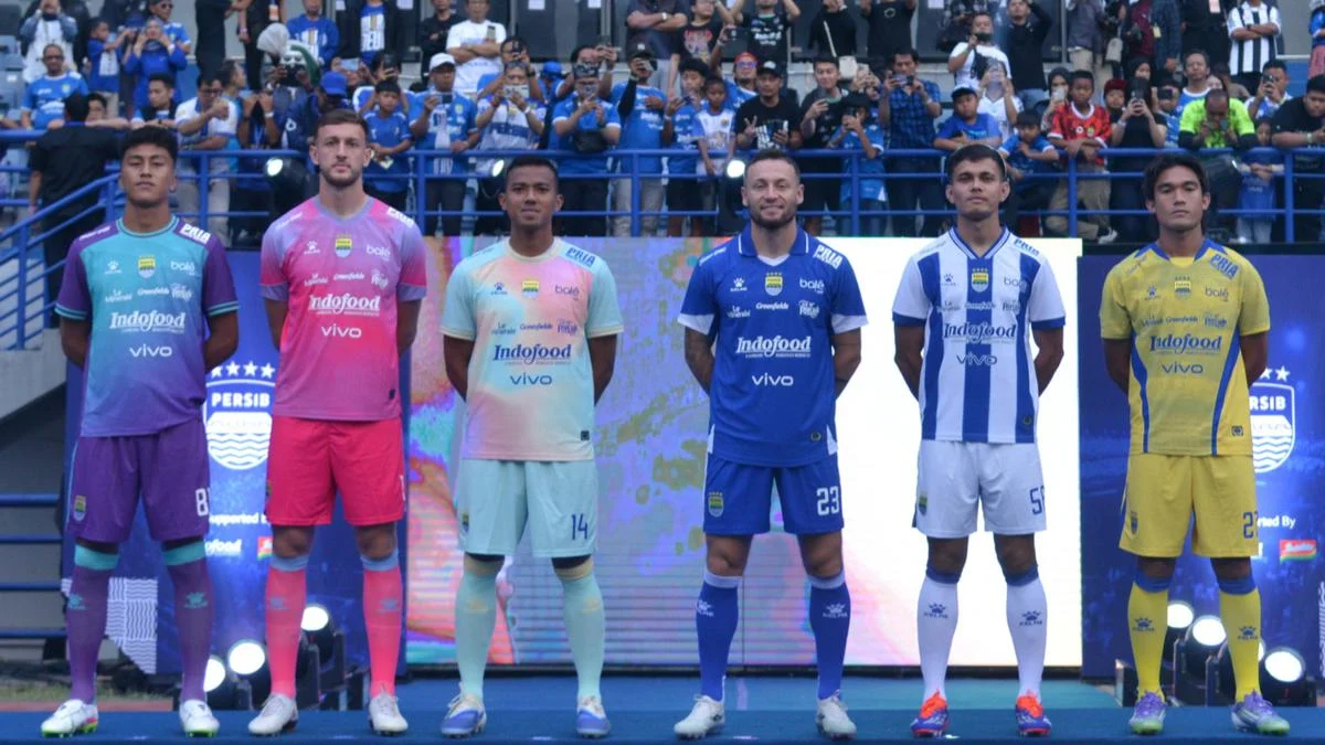 Persib Bandung Siap Mengangkat Trofi BRI Super League 2025/2026