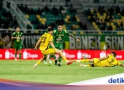 Pertandingan Persebaya Surabaya vs Semen Padang Berakhir dengan Skor Telak 7-0