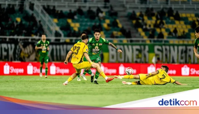 Pertandingan Persebaya Surabaya vs Semen Padang Berakhir dengan Skor Telak 7-0