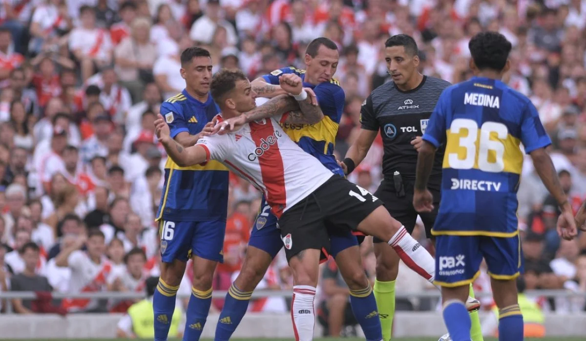 Pertandingan River dan Belgrano: Statistik dan Kontroversi di Bawah Wasit Yael Falcón Pérez
