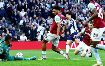 Pertarungan Sengit di Liga Inggris: Tottenham dan Leeds United Incar Pemain West Ham