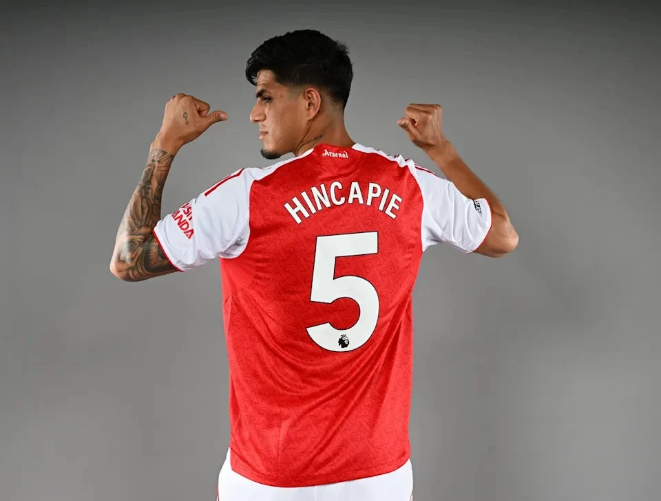 Pierro Hincapie dan Arsenal Siap Menghadapi Musim Baru