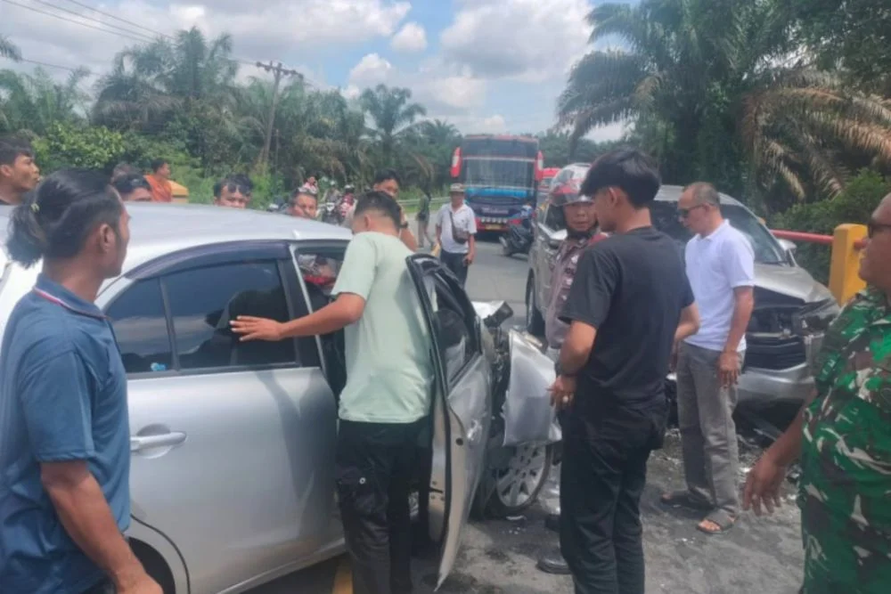 Polisi Periksa Taksi Green SM Usai Tabrakan Kereta Fatal di Bekasi, 16 Tewas