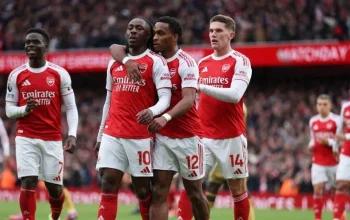 Premier League: Arsenal Raih Gelar Juara Setelah 22 Tahun, Sementara Manitoba Premier Wab Kinew Menyerukan Pembatasan Akses Media Sosial