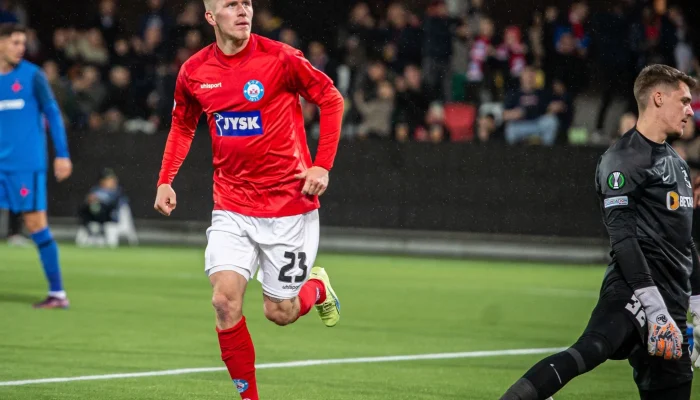 Rapid Wien Pamer Kekuatan Dengan Penandatanganan Tonni Adamsen