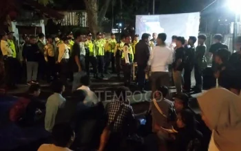 Rektorat Unram Bubarkan Acara Nobar Film Pesta Babi
