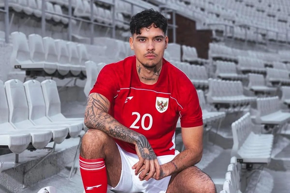 Respons Berkelas Shayne Pattynama: Bek Timnas Indonesia Kalah Saing, Namun Tetap Tangguh di Persija Jakarta