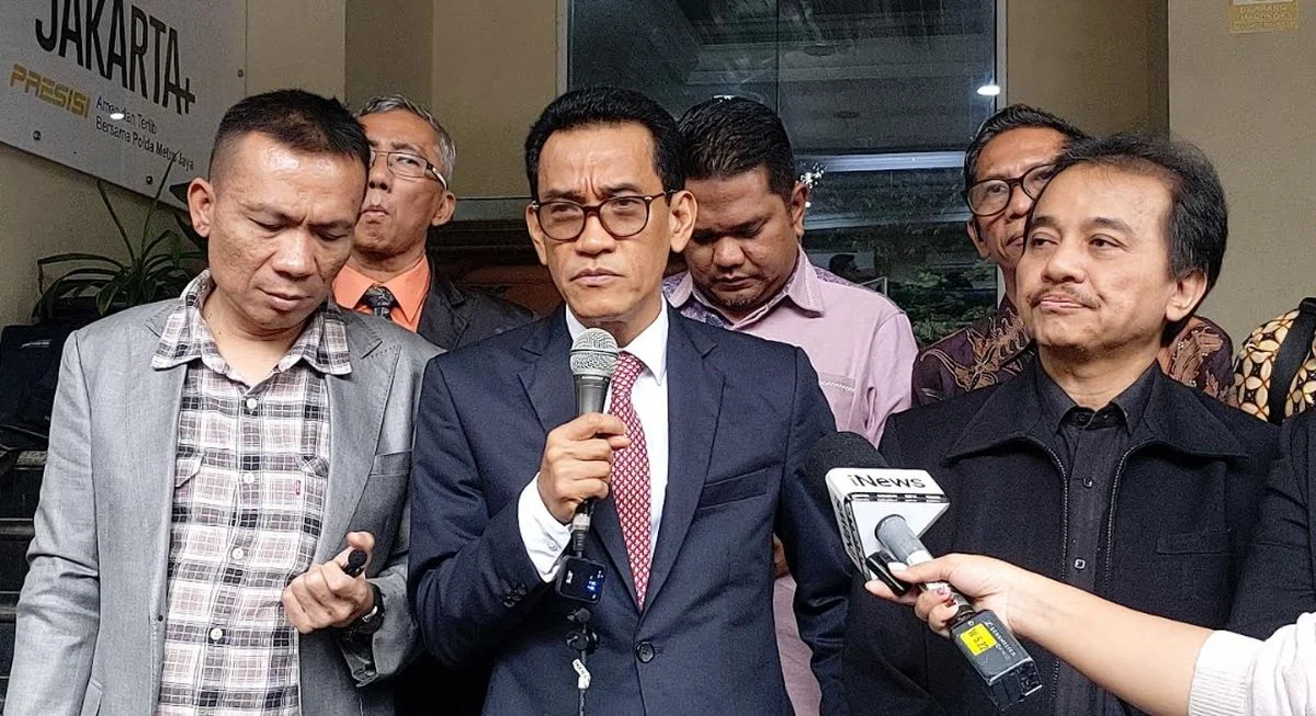 Roy Suryo dan Tim Hukum Minta Penghentian Kasus Ijazah Jokowi: Refly Harun Ungkap Bukti Seabrek