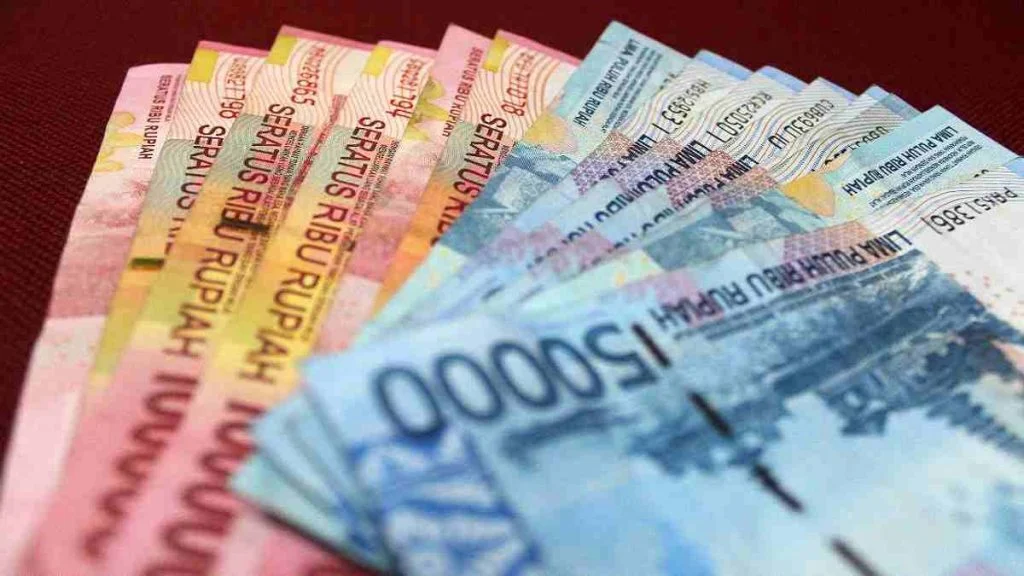 Rupiah Melemah, DPR Soroti Jebloknya Nilai Tukar Rupiah