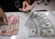 Rupiah Terpuruk ke Rp 17.518 per Dollar AS Hari Ini, Ekonom Prediksi Harga Barang Naik dalam 2-3 Bulan