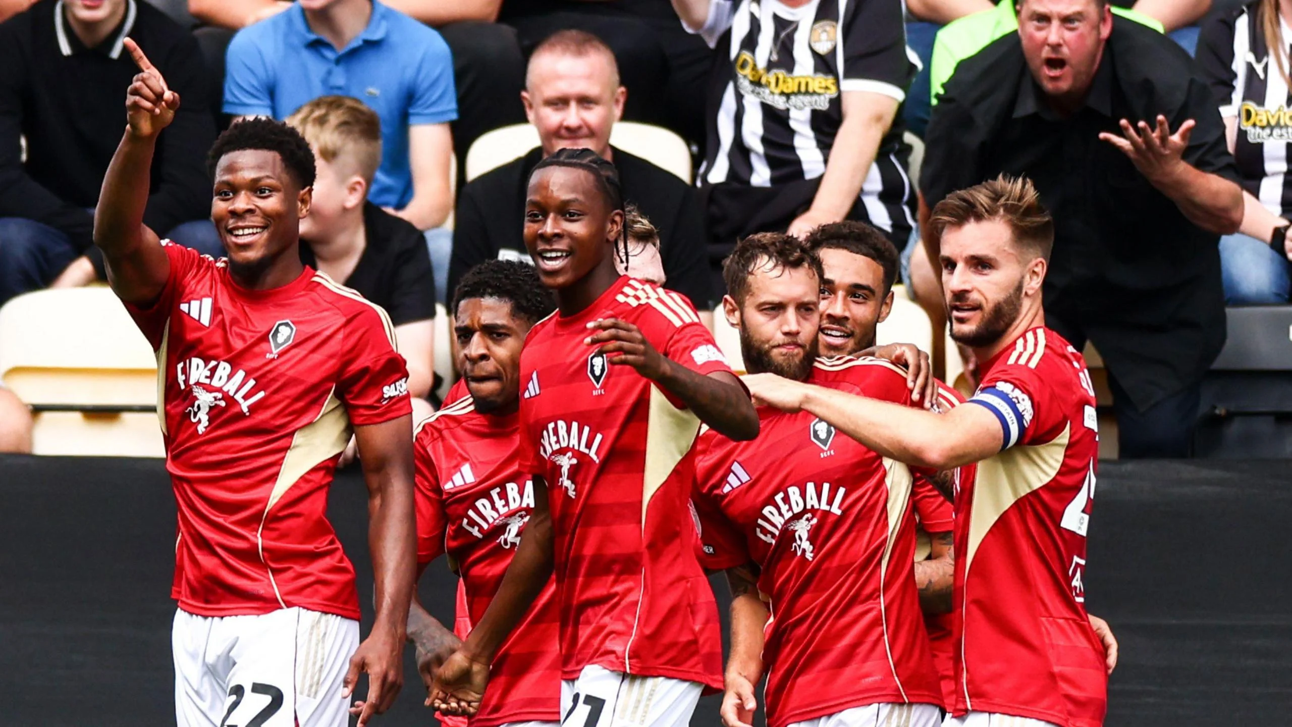 Salford City Siap Tantang Notts County di Final Play-off League Two