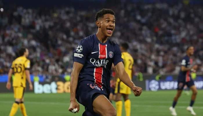 Senny Mayulu Siap Gantikan Hakimi, PSG Kunci Pertahanan di Laga Bayern
