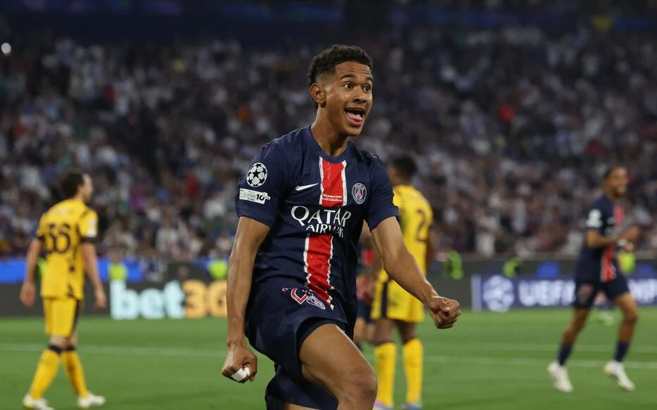 Senny Mayulu Siap Gantikan Hakimi, PSG Kunci Pertahanan di Laga Bayern