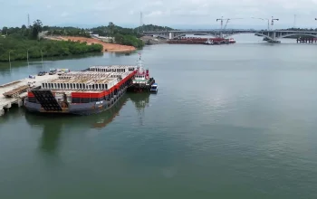 Shanghai Port: Penghubung Utama dalam Jaringan Transportasi dan E-Commerce