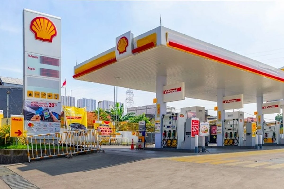 Shell Terus Berkembang: Dari Pusat Evakuasi Hingga Stabilisasi Harga Bahan Bakar