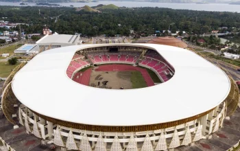 Stadion Lukas Enembe Bergemuruh: Persipura Kuasai Laga dengan Penonton Terbanyak