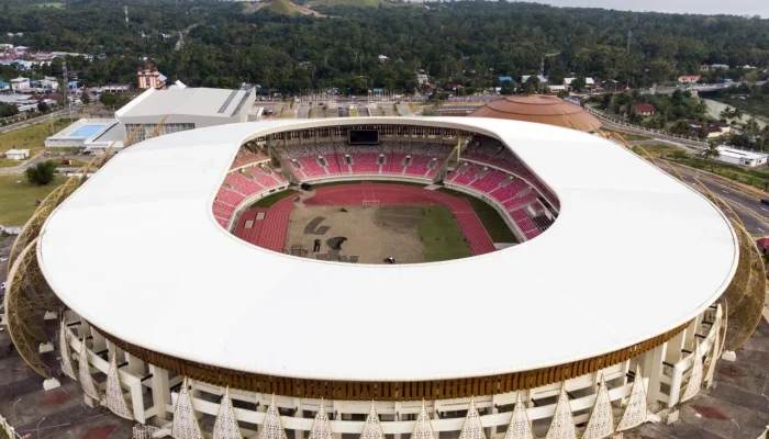 Stadion Lukas Enembe Bergemuruh: Persipura Kuasai Laga dengan Penonton Terbanyak