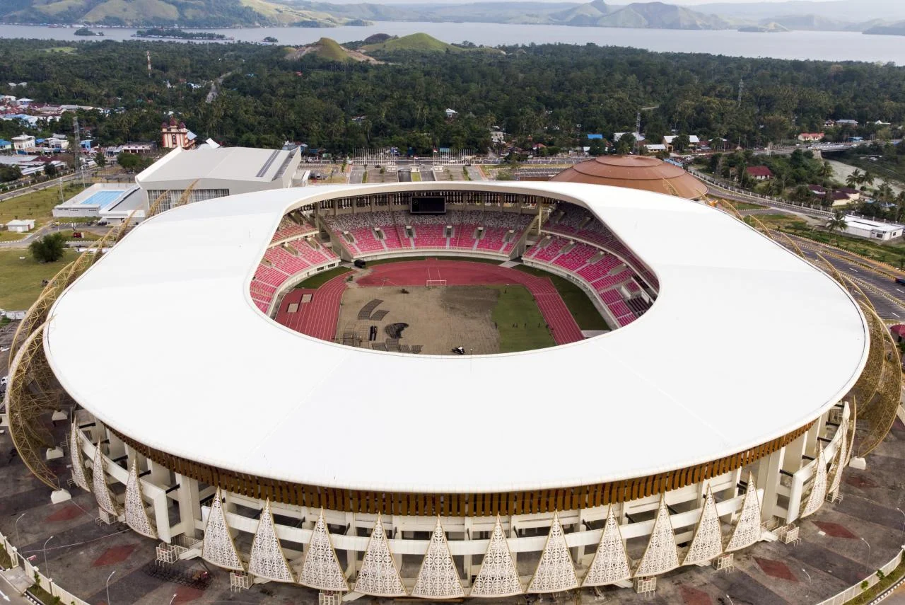 Stadion Lukas Enembe Bergemuruh: Persipura Kuasai Laga dengan Penonton Terbanyak
