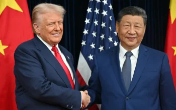 Staf AS Buang Seluruh Barang dari China Usai Kunjungan Trump ke Beijing