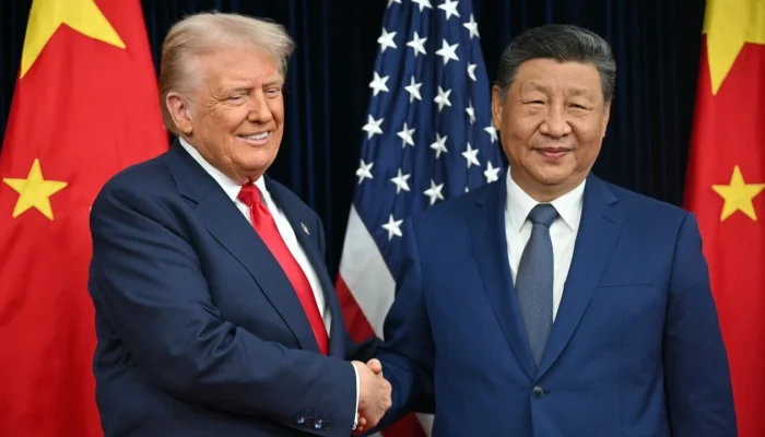 Staf AS Buang Seluruh Barang dari China Usai Kunjungan Trump ke Beijing