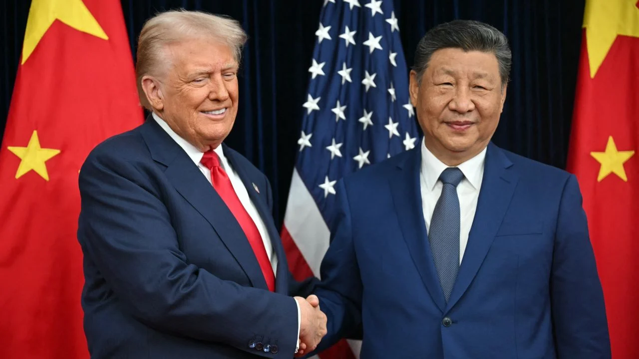 Staf AS Buang Seluruh Barang dari China Usai Kunjungan Trump ke Beijing