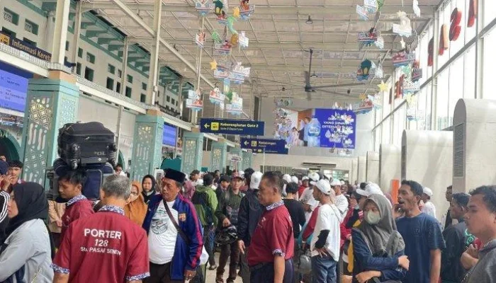 Stasiun Pasar Senen Jadi Pusat Pemudik saat Libur Panjang Iduladha