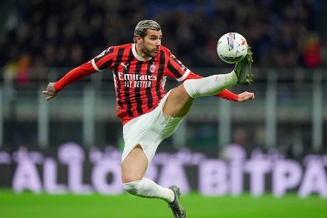Theo Hernandez Dibidik Juventus, Apakah Pemain Ini Akan Kembali ke Serie A?