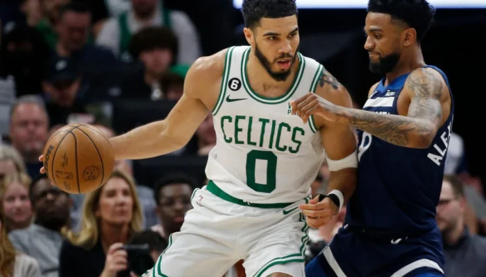 Timberwolves vs Spurs: Edwards kembali gemilang, Wolves curi kemenangan tipis 104-102 di Game 1