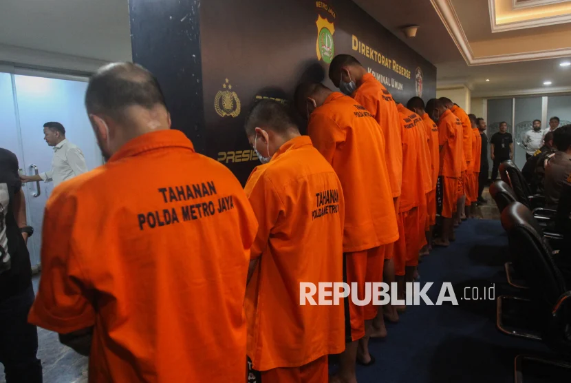 TNI Terlibat Pembunuhan Kepala Cabang BRI: Tuntutan Ringan dan Kontroversi