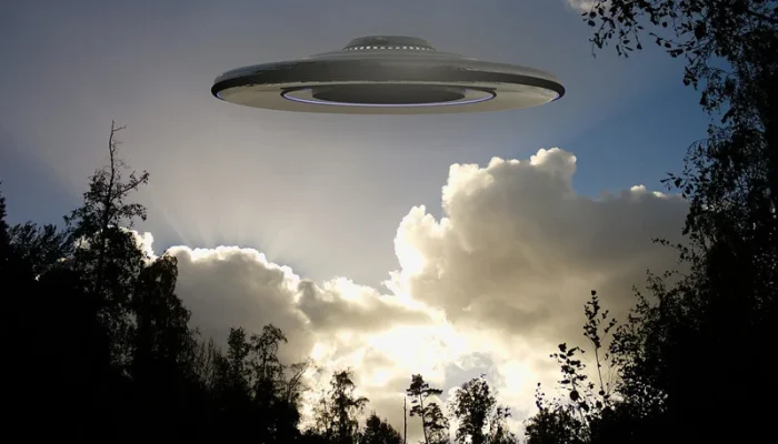 UFO di Jawa Timur: Antara Fenomena Alam dan Benda Asing