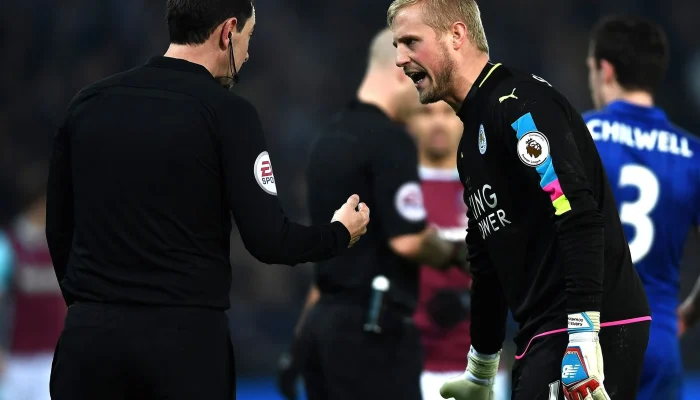 Utrecht dan Dunia Sepak Bola: Kasper Schmeichel Pensiun, West Ham Hadapi Tantangan Besar