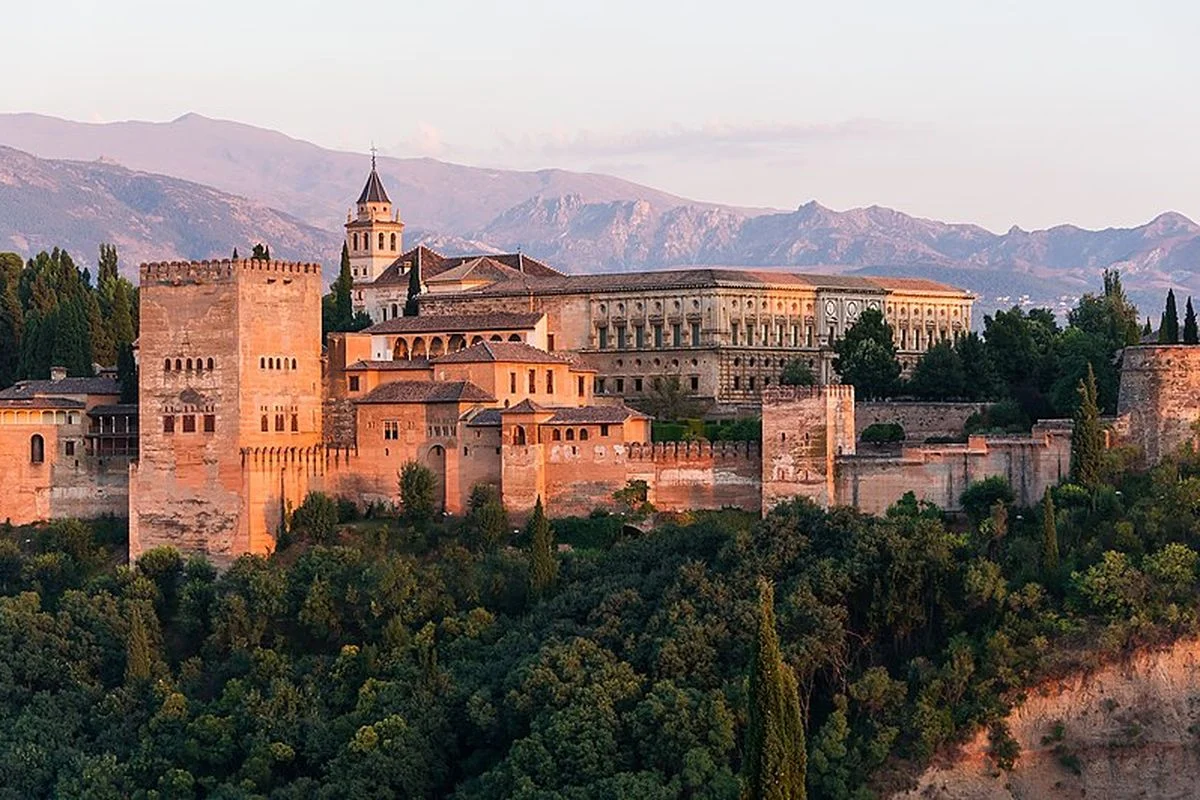 Andalusia: Wisata, Kriminal, dan Ekonomi di Spanyol Selatan