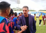 Arema FC Siap Pertahankan Pelatih Marcos Santos untuk Musim 2026-2027