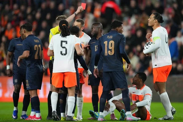 Denzel Dumfries: Pemain Belanda yang Membuat Kesadaran di Piala Dunia 2026