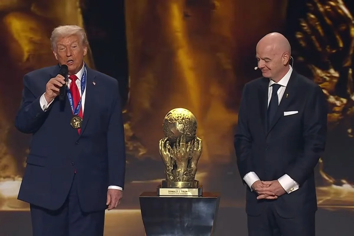 Donald Trump: Antara Kritik dan Penghargaan