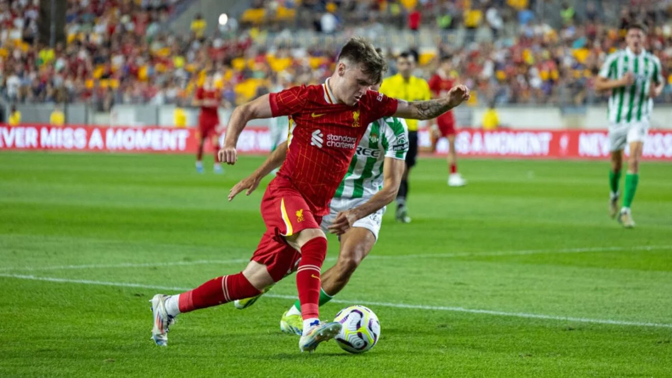 FC Barcelona dan Liverpool Berebut Pemain Bintang di Bursa Transfer Musim Panas