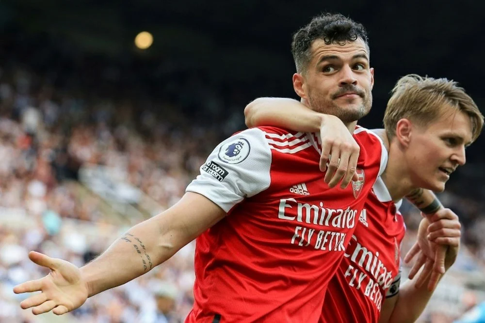 Granit Xhaka Siap Reuni dengan Xabi Alonso di Chelsea?